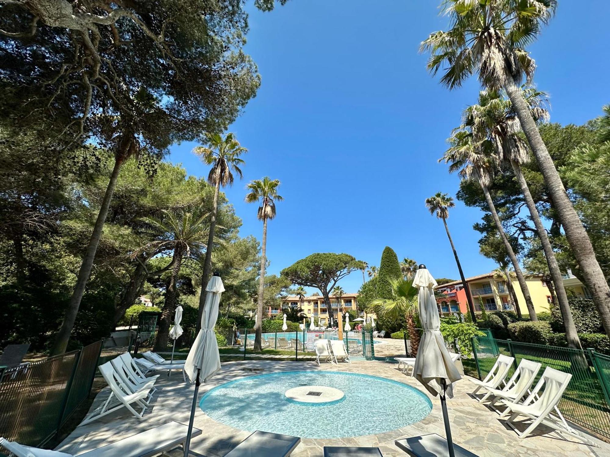 Badine Beach 5P Plage Piscine Balneo Clim Jardin Exotique 耶尔 外观 照片